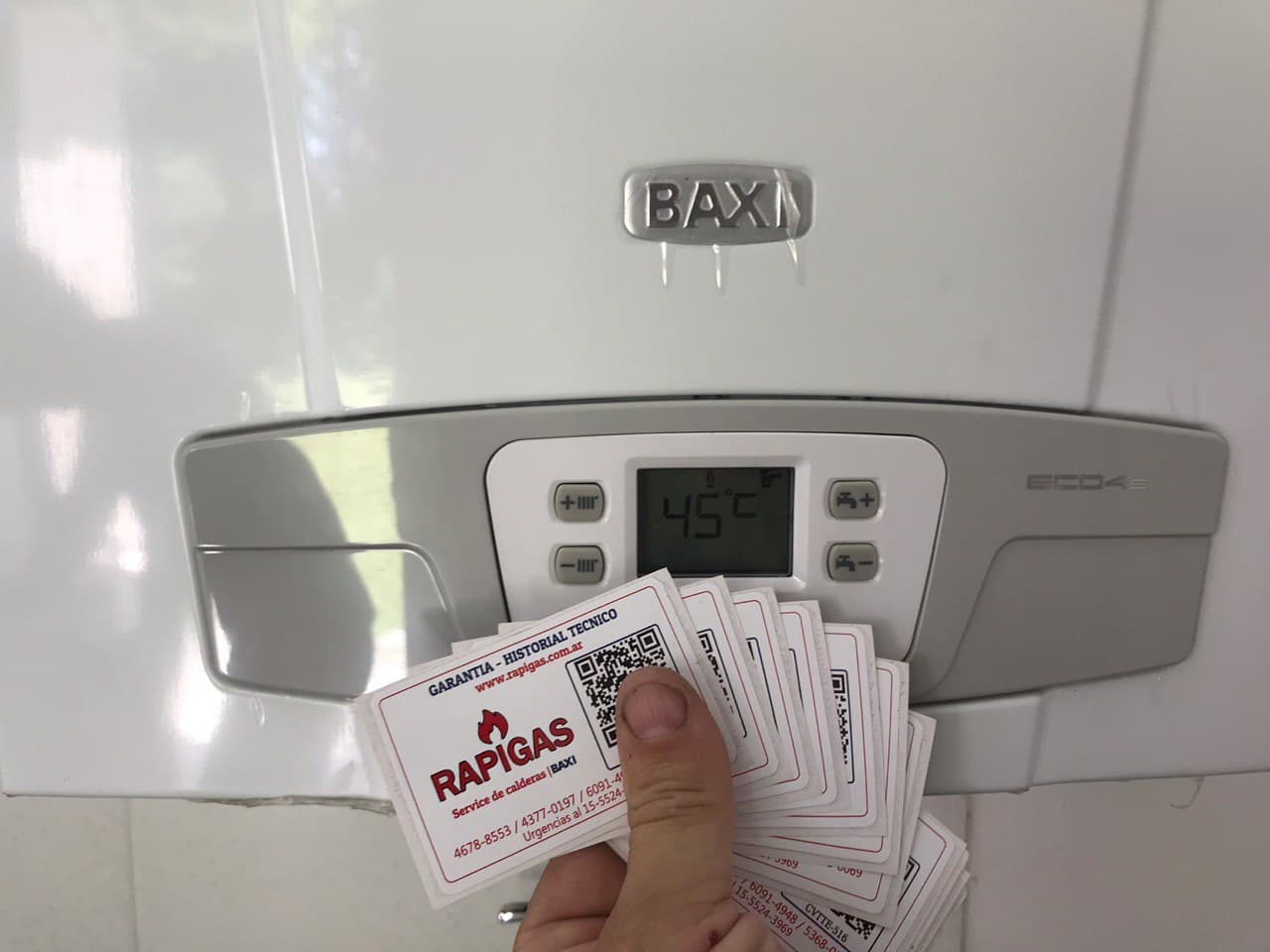 Caldera BAXI Eco 4S mostrando display de temperatura